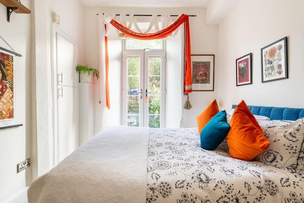 Apartamento Holyrood Park: Lush & Arty 2 Double Bed Flat Edimburgo Exterior foto