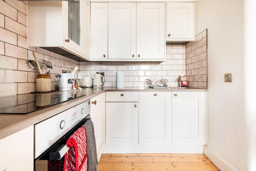 Apartamento Holyrood Park: Lush & Arty 2 Double Bed Flat Edimburgo Exterior foto