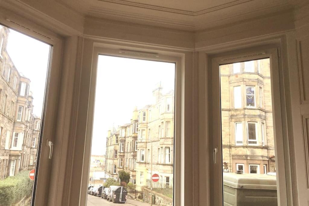 Apartamento Holyrood Park: Lush & Arty 2 Double Bed Flat Edimburgo Exterior foto