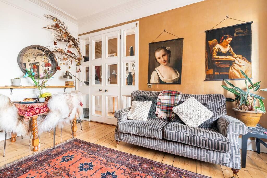 Apartamento Holyrood Park: Lush & Arty 2 Double Bed Flat Edimburgo Exterior foto