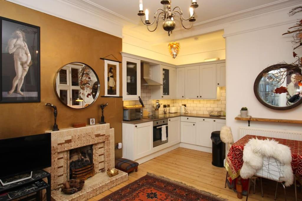 Apartamento Holyrood Park: Lush & Arty 2 Double Bed Flat Edimburgo Exterior foto