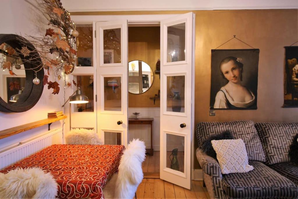 Apartamento Holyrood Park: Lush & Arty 2 Double Bed Flat Edimburgo Exterior foto